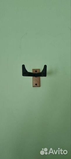 Держатель гитарный с автозахватом Veston Gs046