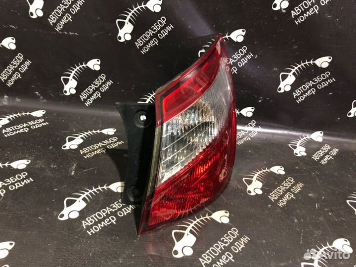Фонарь наружный правый Nissan Qashqai J10E 1.6