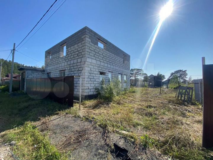 Дом 200 м² на участке 9 сот.