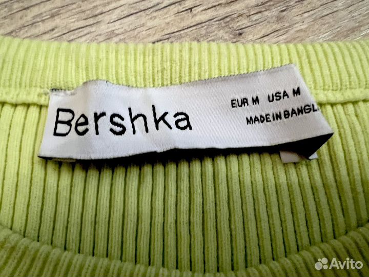 Футболка укороченная (топ) Bershka S/M