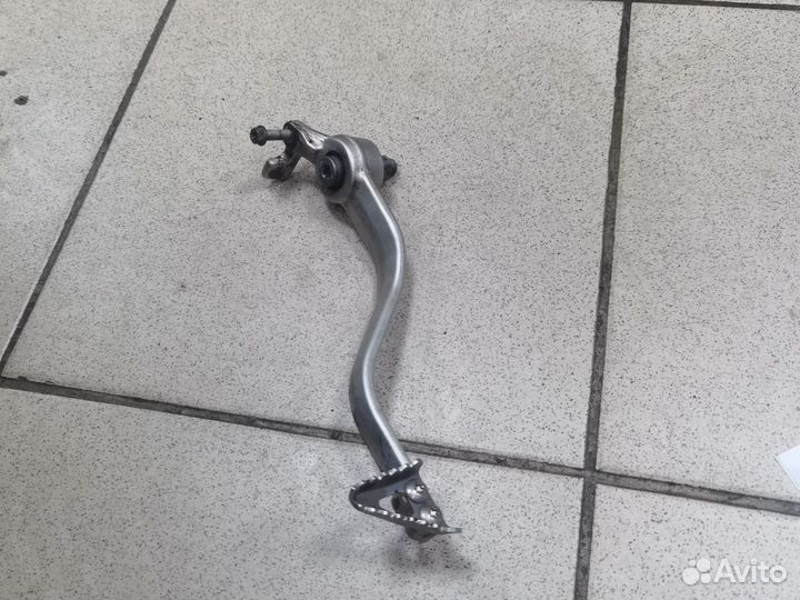 Лапка тормоза KTM duke 690