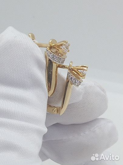 Золотые серьги с Фианитом