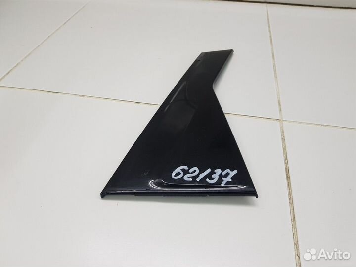 Накладка задней правой двери (Geely Coolray)