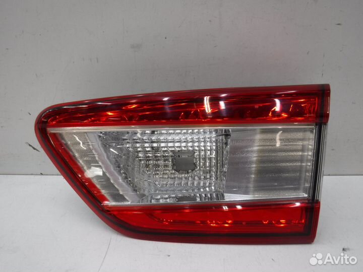 Фонарь задний правый внутренний на Subaru XV