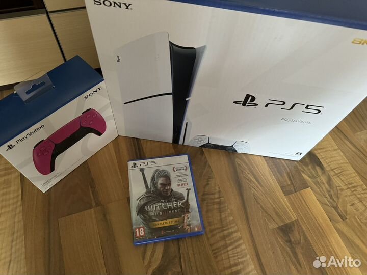 Продам ps 5 slim 1tb с 2 геймпадами и телек Sber