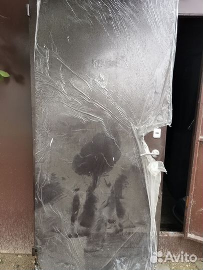 Дверь входная металлическая от застройщика