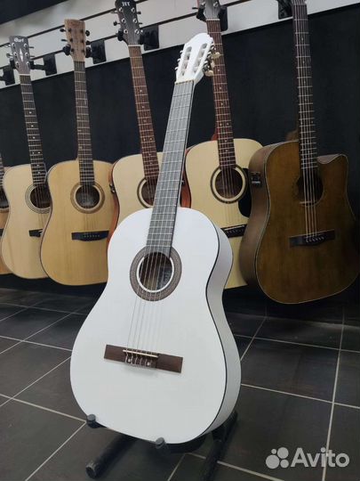 Классическая гитара 4/4 Белая Новая