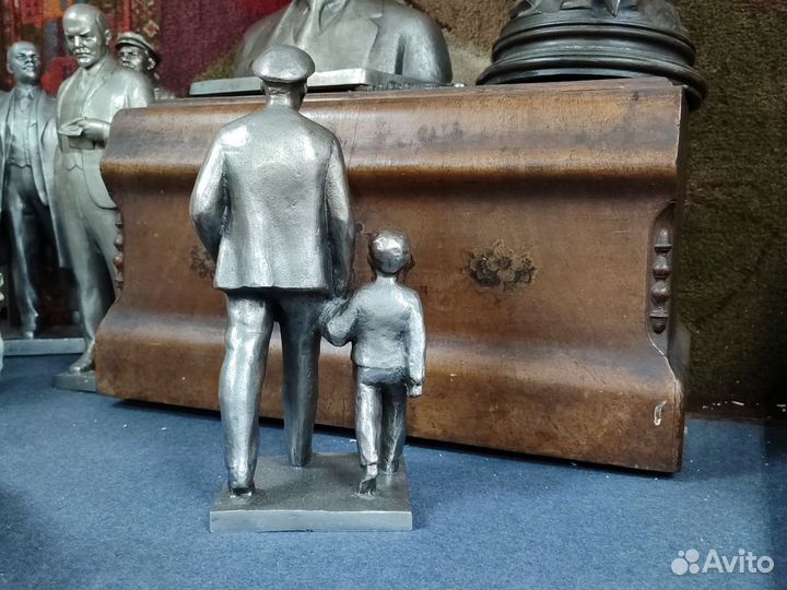 Статуэтка Ленин и мальчик