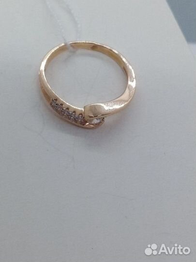 Золотое кольцо с камнем 16,5р