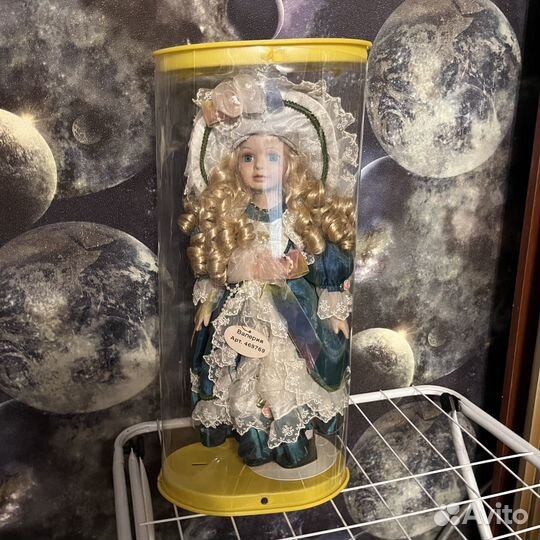 Кукла фарфоровая коллекционная
