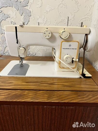 Швейная машинка чайка 142м