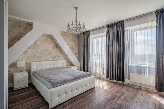 2-к. квартира, 70 м², 13/23 эт.