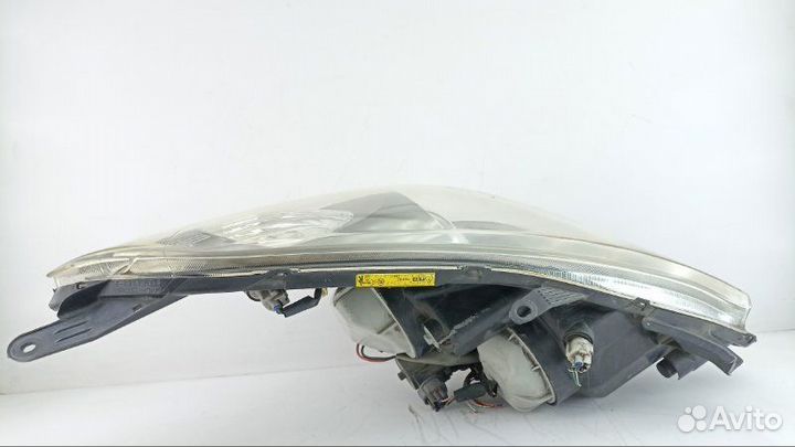 Фара левая Toyota Wish ZNE10