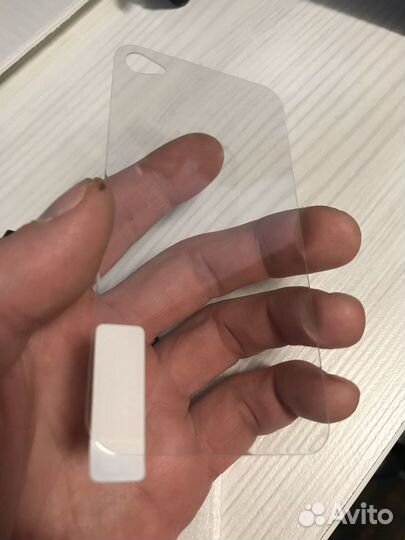 Защитное стекло заднее iPhone 4 / 4s