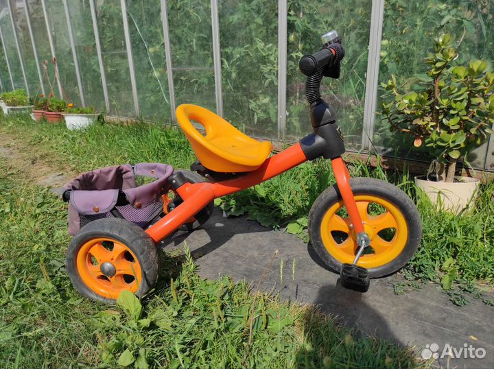 Трехколесный велосипед