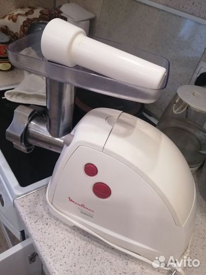 Мясорубка Moulinex HV8