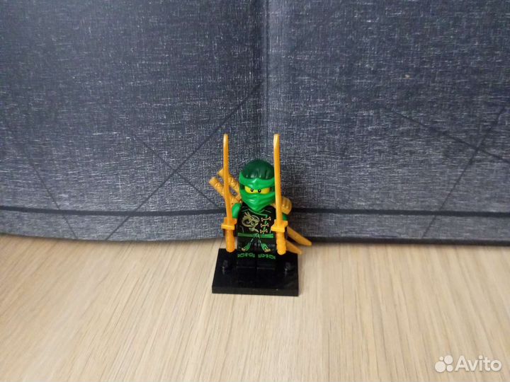 Фигурка Ллойда