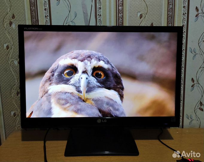 Монитор LG 22