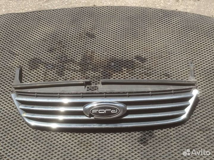 Решетка радиатора Mondeo 4