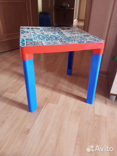 Столик детский отдам