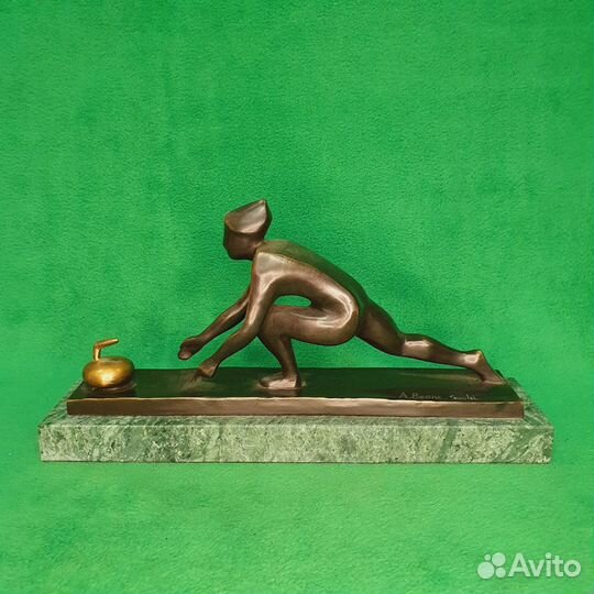 Бронзовая статуэтка Кёрлингист. Модерн. Спорт