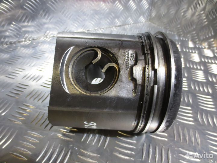 Поршень Mercedes-Benz A4570301437