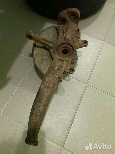 Кулак поворотный передний привый Mazda 6 gg