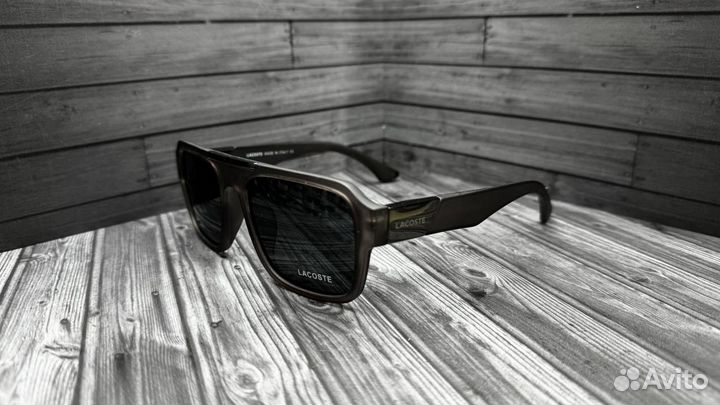 Солнцезащитные очки Lacoste мужские