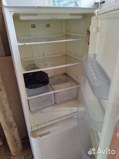 Холодильник indesit