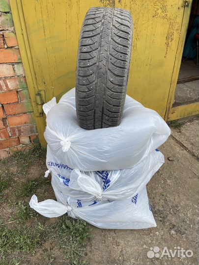 Bridgestone Ice Cruiser 7000S 205/55 R16