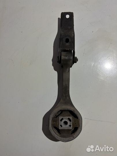 Опора двигателя задняя Volkswagen Polo V