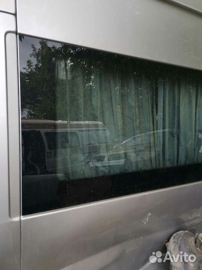 Стекло глухое левое Ford Transit 7 2008 год