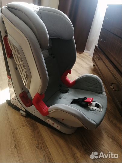 Автокресло chicco universe fix