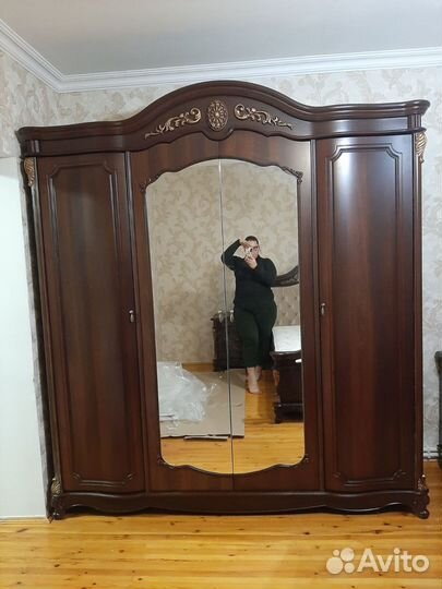 Продам спальный гарнитур