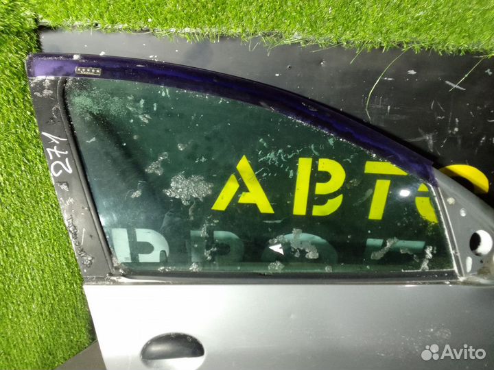 Стекло двери передней правой Peugeot 206