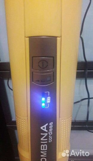 Вертикальный аккумуляторный пылесос DeLonghi XLR18