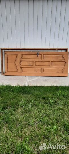 Дверь входная деревянная