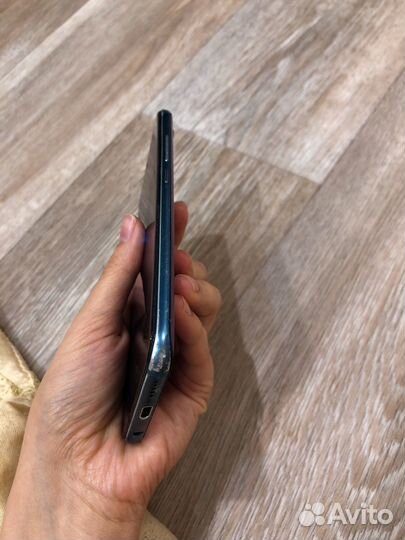 HONOR 10, 4/64 ГБ