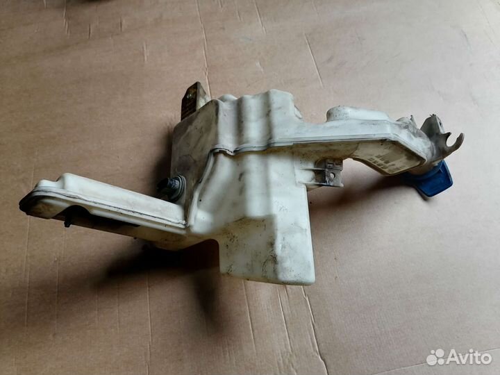 Бачок омывателя лоб.стекла VW B6,VAG 3C0955453J