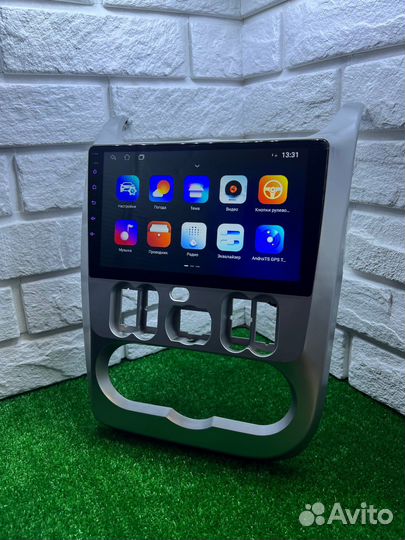 Штатная магнитола Reno Logan Daster 2009-16