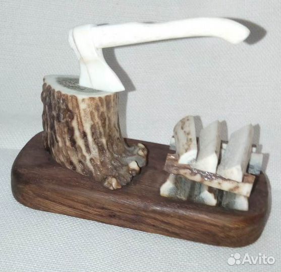 Сувенир Топор с поленницей. Кость, резьба. Россия