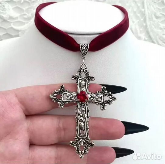 Чокер с подвеской