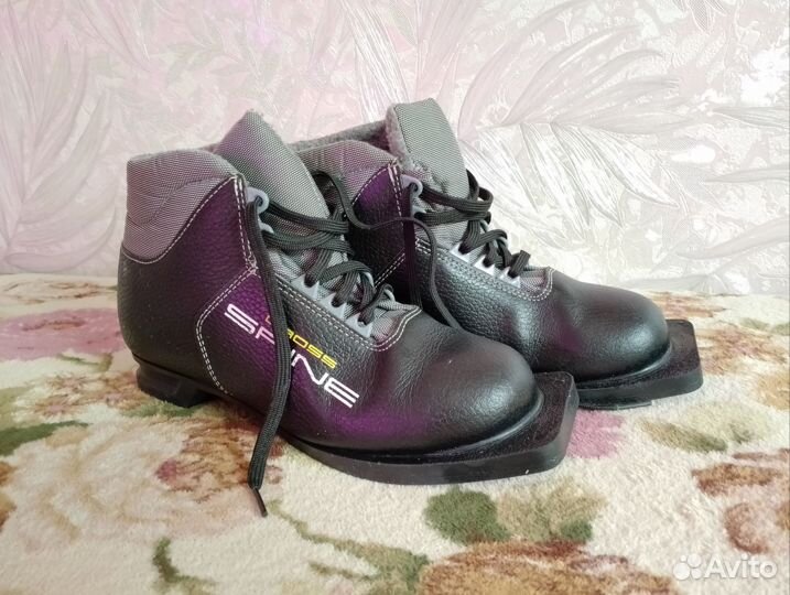 Лыжные ботинки