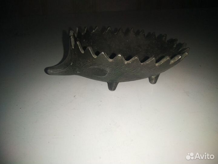 Фигурки из металла