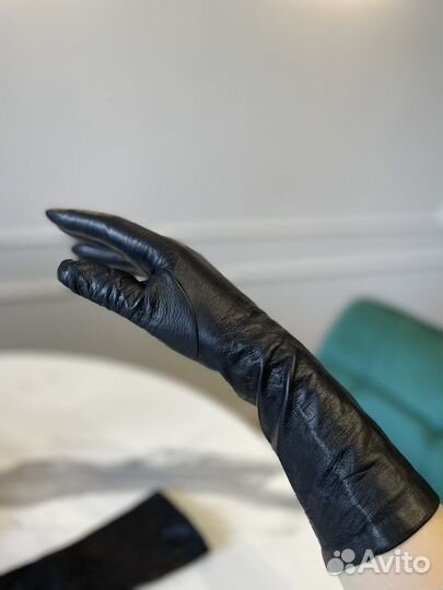 Длинные кожаные перчатки moscnino