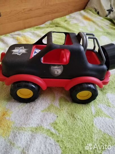 Машинка внедорожник и вертолет