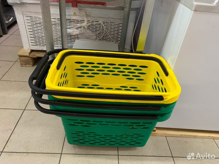 Корзинка-пластиковая на колесах