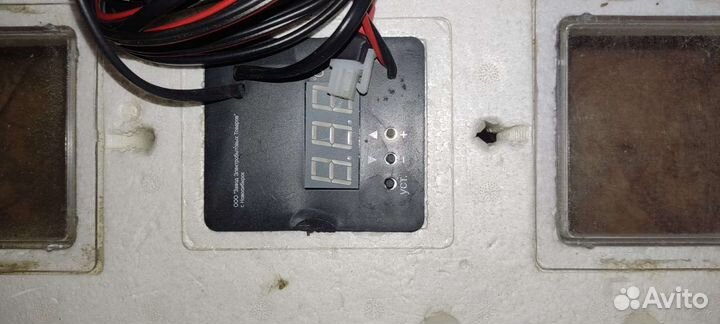 Инкубатор на 104 яйца