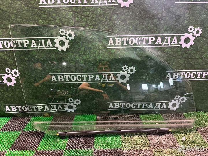 Стекло двойное переднее правое Lexus Lx 2008-2015