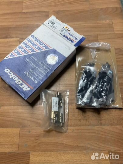 Колодки задние Cadillac Escalade 2016- 2018